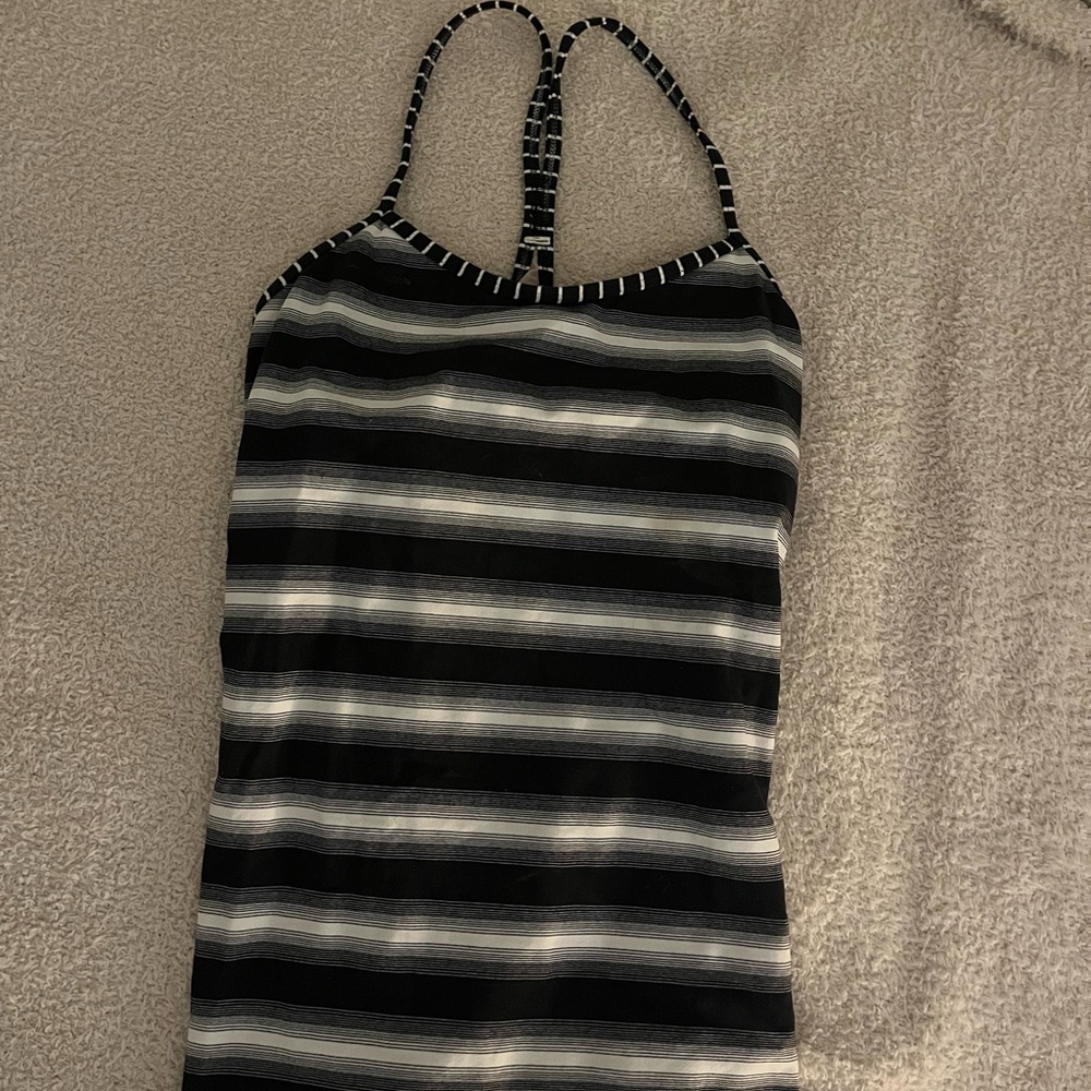 Lululemon top